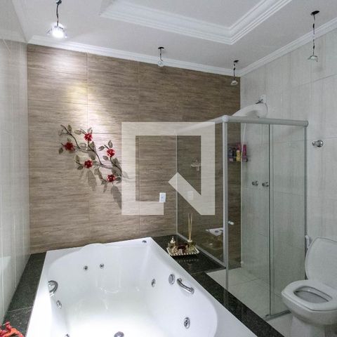 Casa à venda com 179m², 3 quartos e 2 vagasBanheiro da Suíte