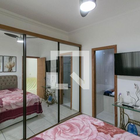 Casa à venda com 179m², 3 quartos e 2 vagasQuarto Suíte