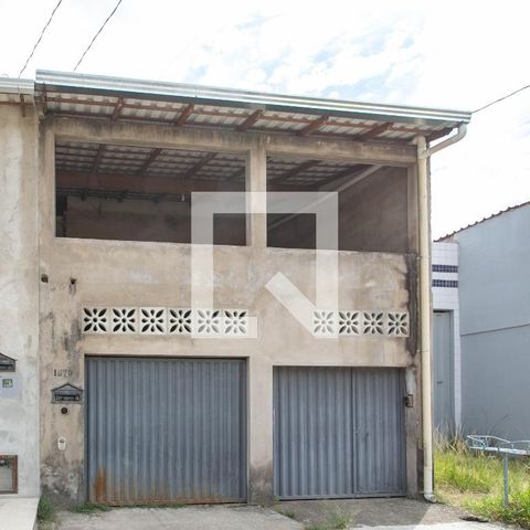 Casa à venda com 179m², 3 quartos e 2 vagasFachada