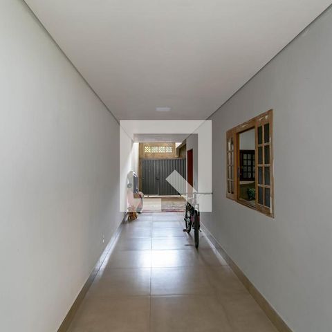 Casa à venda com 179m², 3 quartos e 2 vagasCorredor