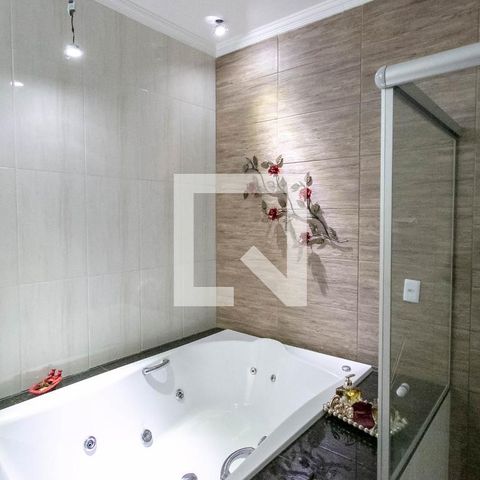 Casa à venda com 179m², 3 quartos e 2 vagasBanheiro da Suíte