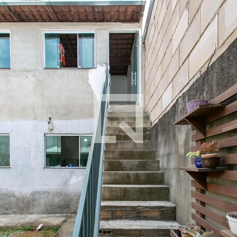 Casa à venda com 179m², 3 quartos e 2 vagasEscada