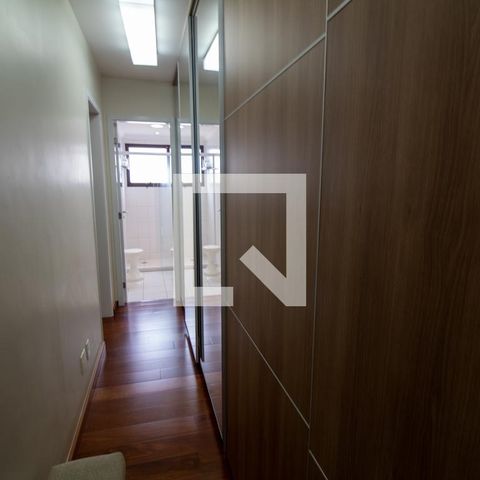 Apartamento à venda com 210m², 3 quartos e 4 vagasCloset