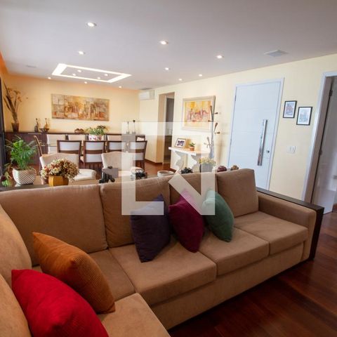Apartamento à venda com 210m², 3 quartos e 4 vagasSala
