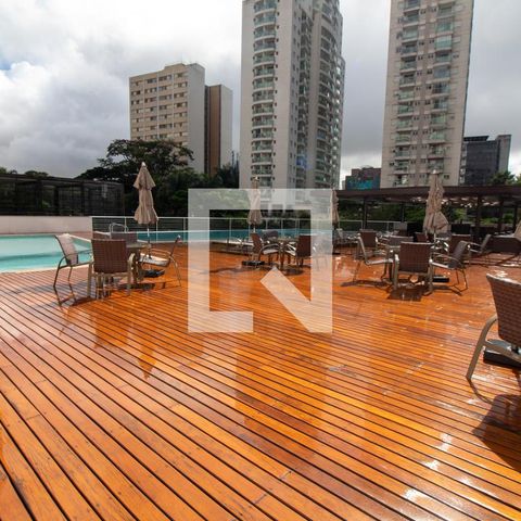 Apartamento à venda com 210m², 3 quartos e 4 vagasÁrea comum - Piscina