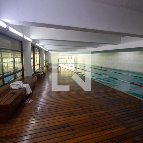 Apartamento à venda com 210m², 3 quartos e 4 vagasÁrea comum - Piscina Interna