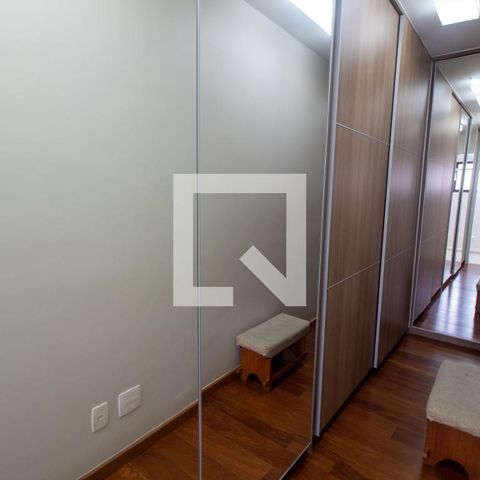 Apartamento à venda com 210m², 3 quartos e 4 vagasCloset