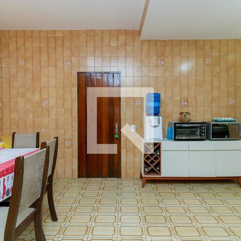 Casa à venda com 340m², 3 quartos e 6 vagas Casa à venda com 340m², 3 quartos e 6 vagasCozinha