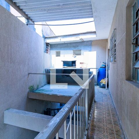Casa à venda com 340m², 3 quartos e 6 vagas Casa à venda com 340m², 3 quartos e 6 vagasQuarto 2 - Varanda