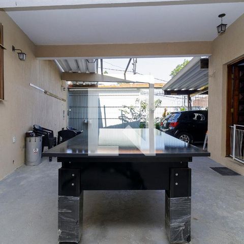 Casa à venda com 340m², 3 quartos e 6 vagas Casa à venda com 340m², 3 quartos e 6 vagasQuintal