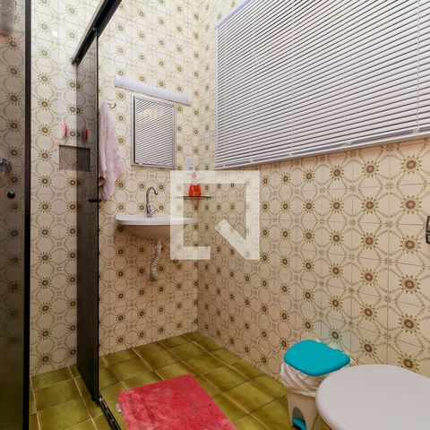 Casa à venda com 340m², 3 quartos e 6 vagas Casa à venda com 340m², 3 quartos e 6 vagasBanheiro