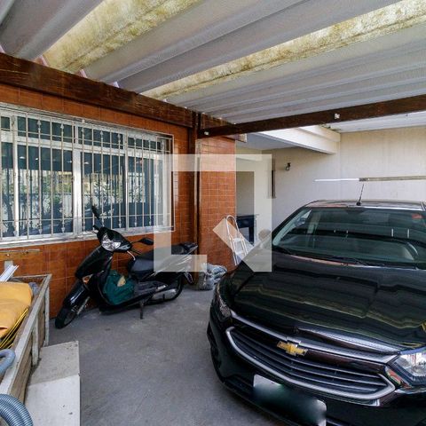 Casa à venda com 340m², 3 quartos e 6 vagas Casa à venda com 340m², 3 quartos e 6 vagasGaragem