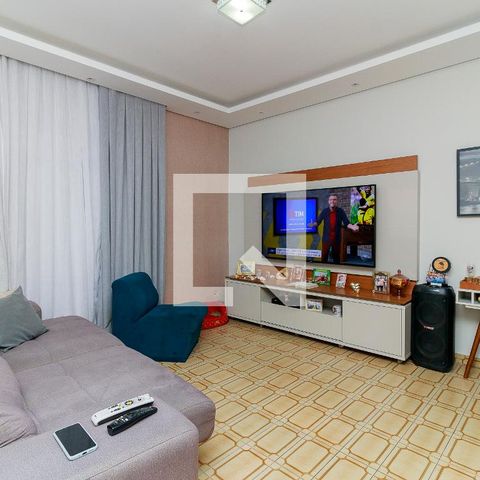Casa à venda com 340m², 3 quartos e 6 vagas Casa à venda com 340m², 3 quartos e 6 vagasSala