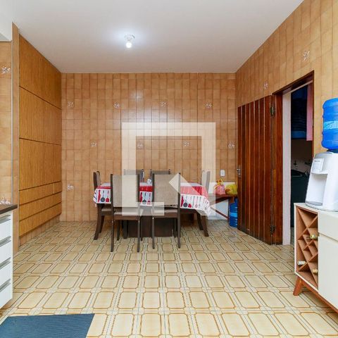 Casa à venda com 340m², 3 quartos e 6 vagas Casa à venda com 340m², 3 quartos e 6 vagasCozinha
