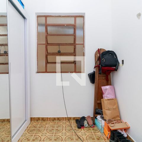 Casa à venda com 340m², 3 quartos e 6 vagas Casa à venda com 340m², 3 quartos e 6 vagasQuarto 2 - Closet