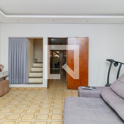 Casa à venda com 340m², 3 quartos e 6 vagas Casa à venda com 340m², 3 quartos e 6 vagasSala
