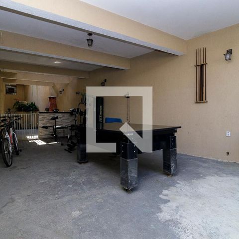 Casa à venda com 340m², 3 quartos e 6 vagas Casa à venda com 340m², 3 quartos e 6 vagasQuintal
