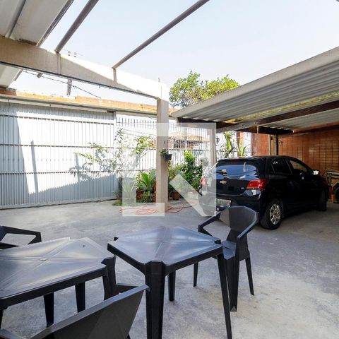 Casa à venda com 340m², 3 quartos e 6 vagas Casa à venda com 340m², 3 quartos e 6 vagasGaragem