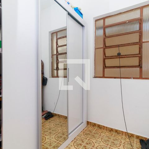 Casa à venda com 340m², 3 quartos e 6 vagas Casa à venda com 340m², 3 quartos e 6 vagasQuarto 2 - Closet