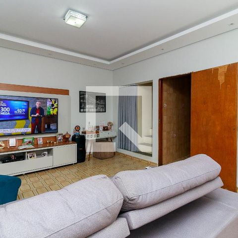 Casa à venda com 340m², 3 quartos e 6 vagas Casa à venda com 340m², 3 quartos e 6 vagasSala