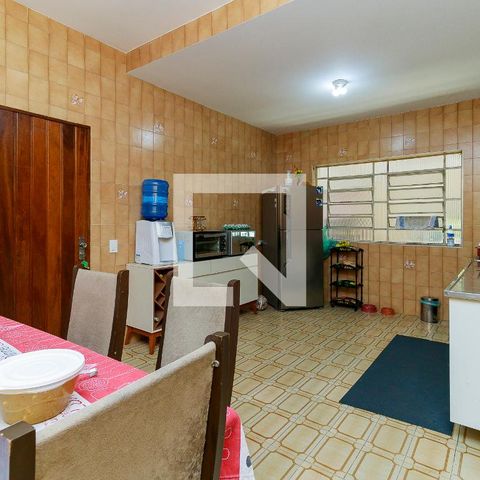 Casa à venda com 340m², 3 quartos e 6 vagas Casa à venda com 340m², 3 quartos e 6 vagasCozinha