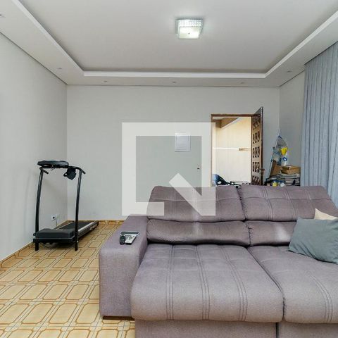 Casa à venda com 340m², 3 quartos e 6 vagas Casa à venda com 340m², 3 quartos e 6 vagasSala