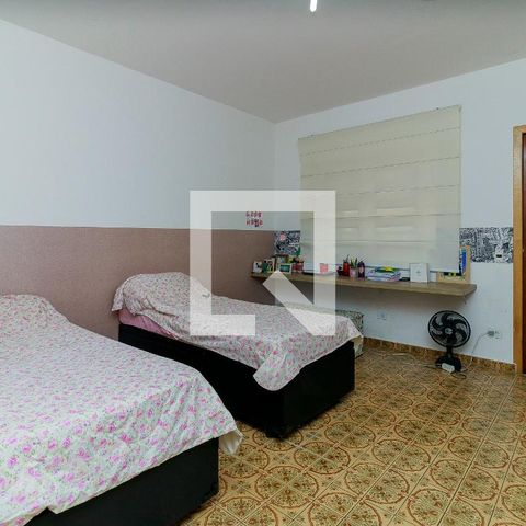 Casa à venda com 340m², 3 quartos e 6 vagas Casa à venda com 340m², 3 quartos e 6 vagasQuarto 2