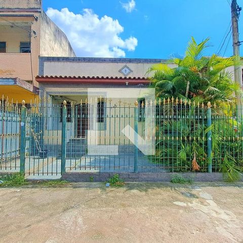 Casa à venda com 280m², 2 quartos e 2 vagasFachada