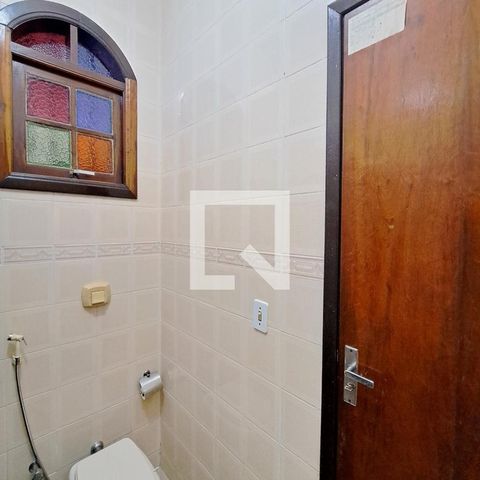 Casa à venda com 280m², 2 quartos e 2 vagasBanheiro Social