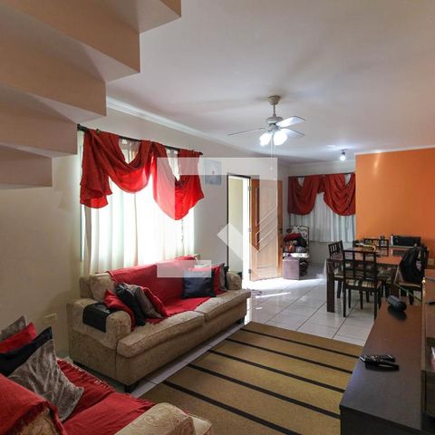 Casa à venda com 125m², 3 quartos e 4 vagasSala