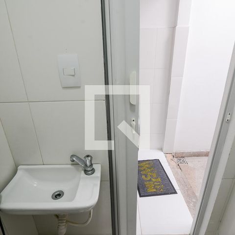 Casa à venda com 200m², 4 quartos e 2 vagasBanheiro de Serviço