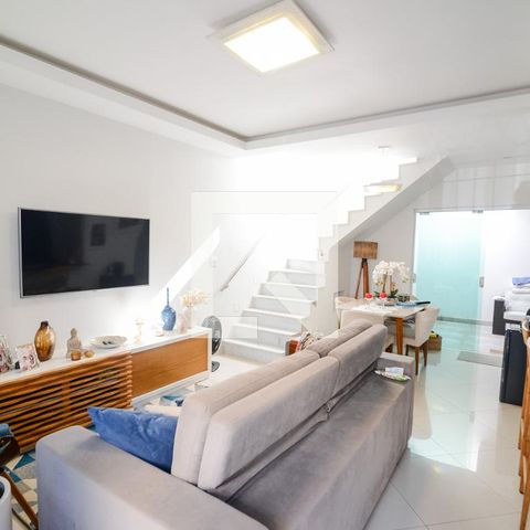Casa à venda com 200m², 4 quartos e 2 vagasSala