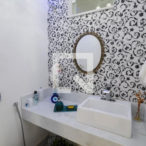 Casa à venda com 200m², 4 quartos e 2 vagasLavabo