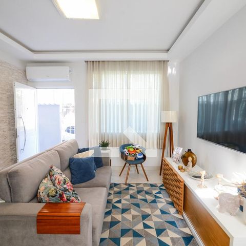 Casa à venda com 200m², 4 quartos e 2 vagasSala