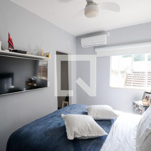 Casa à venda com 200m², 4 quartos e 2 vagasSuíte