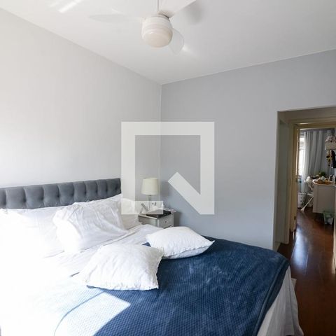 Casa à venda com 200m², 4 quartos e 2 vagasSuíte
