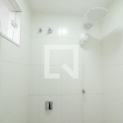 Casa à venda com 200m², 4 quartos e 2 vagasBanheiro de Serviço