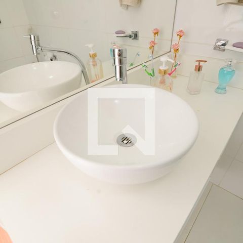 Casa à venda com 200m², 4 quartos e 2 vagasBanheiro Social