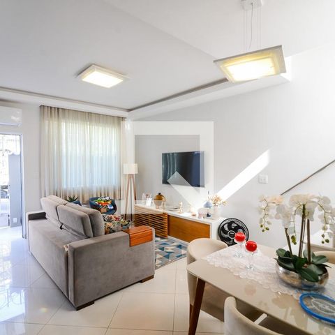Casa à venda com 200m², 4 quartos e 2 vagasSala
