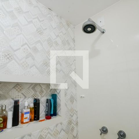 Casa à venda com 200m², 4 quartos e 2 vagasBanheiro da SuíteBanheiro da Suíte