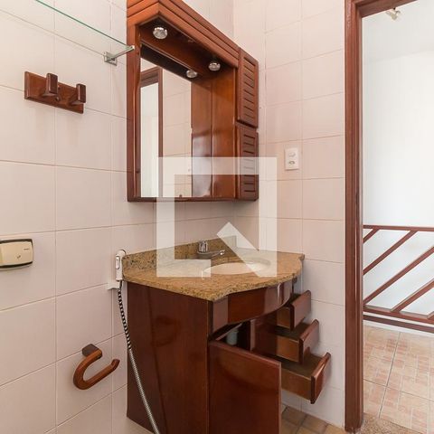 Casa para alugar com 350m², 2 quartos e 10 vagasBanheiro