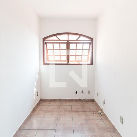 Casa para alugar com 350m², 2 quartos e 10 vagasHall