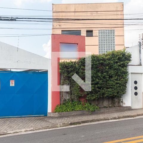 Casa para alugar com 350m², 2 quartos e 10 vagasFachada