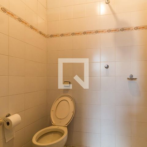 Casa para alugar com 350m², 2 quartos e 10 vagasBanheiro de Serviço
