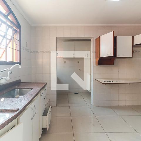 Casa para alugar com 350m², 2 quartos e 10 vagasCozinha