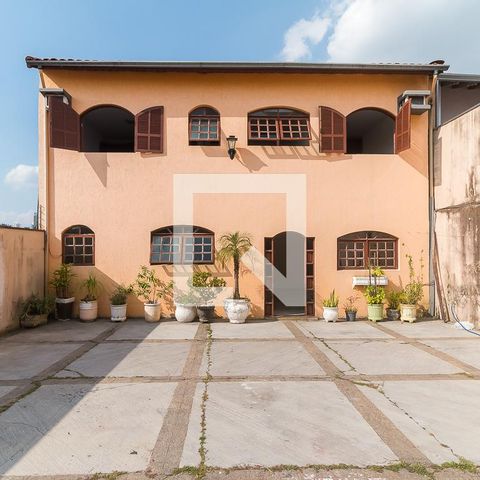 Casa para alugar com 350m², 2 quartos e 10 vagasGaragem/Fachada