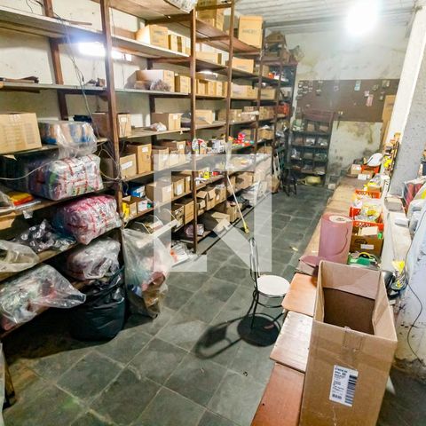 Casa à venda com 300m², 3 quartos e 4 vagas Casa à venda com 300m², 3 quartos e 4 vagasPorão