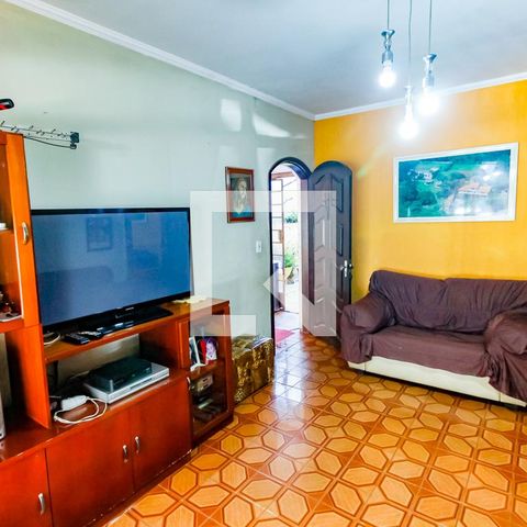 Casa à venda com 300m², 3 quartos e 4 vagas Casa à venda com 300m², 3 quartos e 4 vagasSala