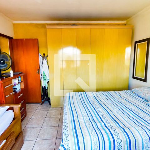 Casa à venda com 300m², 3 quartos e 4 vagas Casa à venda com 300m², 3 quartos e 4 vagasSuíte - Armários
