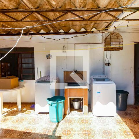 Casa à venda com 300m², 3 quartos e 4 vagas Casa à venda com 300m², 3 quartos e 4 vagasEdicula